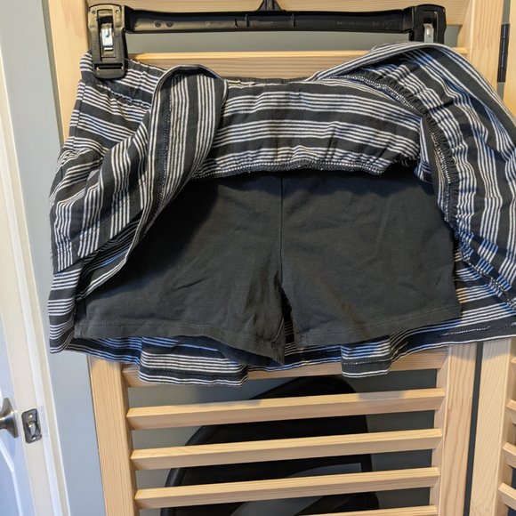 Cat & Jack multi stripe white and charcoal mini-skirt with shorts underneath - Picture 3 of 3